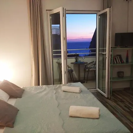 アパート Mira ツァヴタット