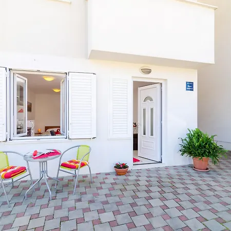 Mira Apartment