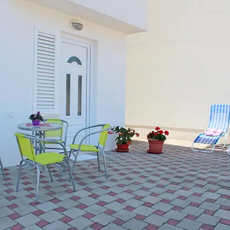 Mira Apartment