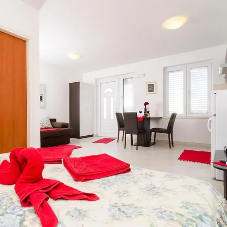 Mira ツァヴタット