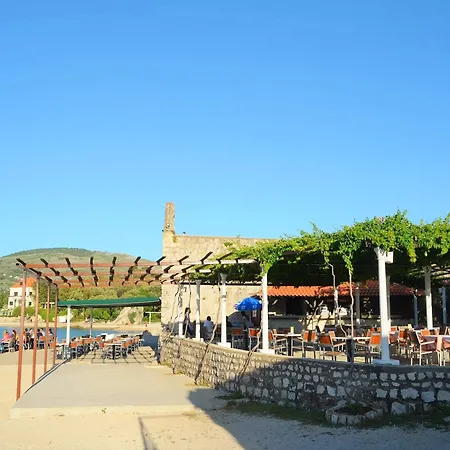 Mira Cavtat