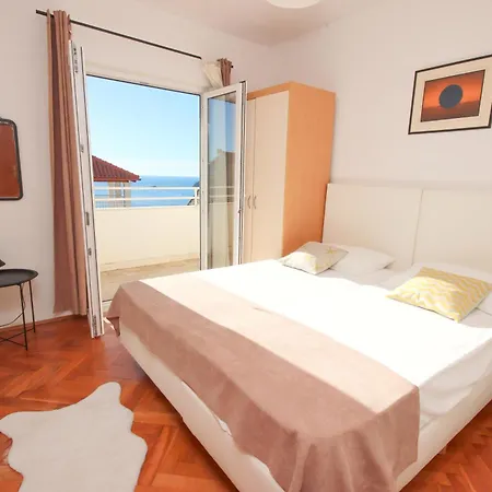 Mira Apartment