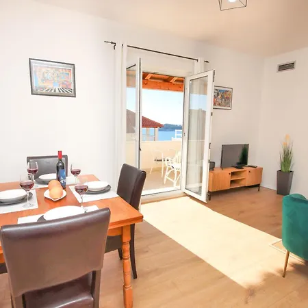 아파트먼트 미라 * 챠브타트