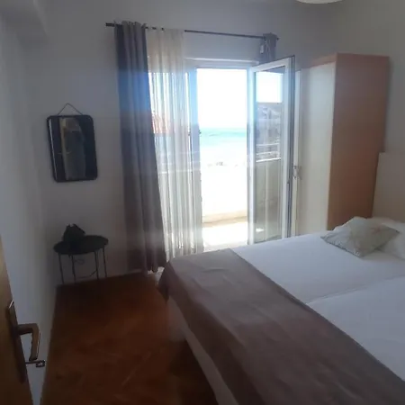 Apartment Mira