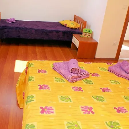 アパート Mira ツァヴタット